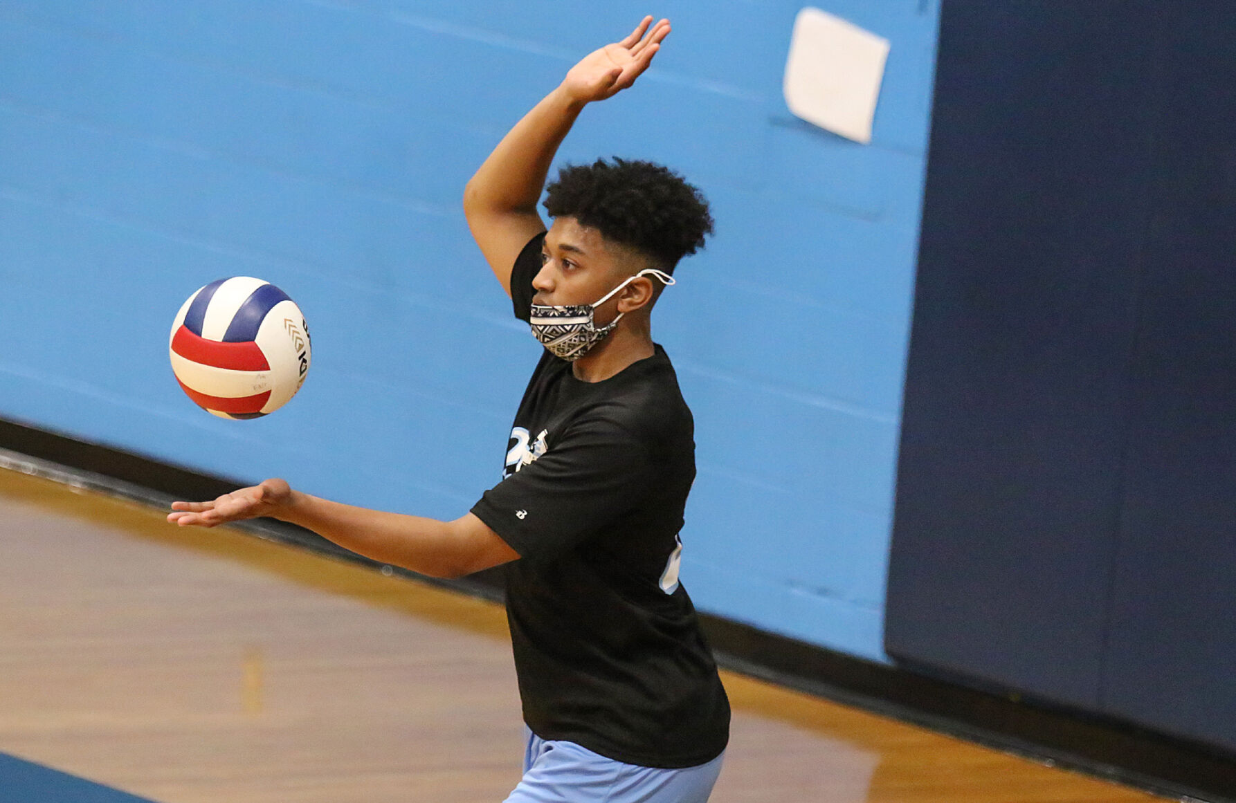 Belleville East vs. Alton Marquette boys volleyball